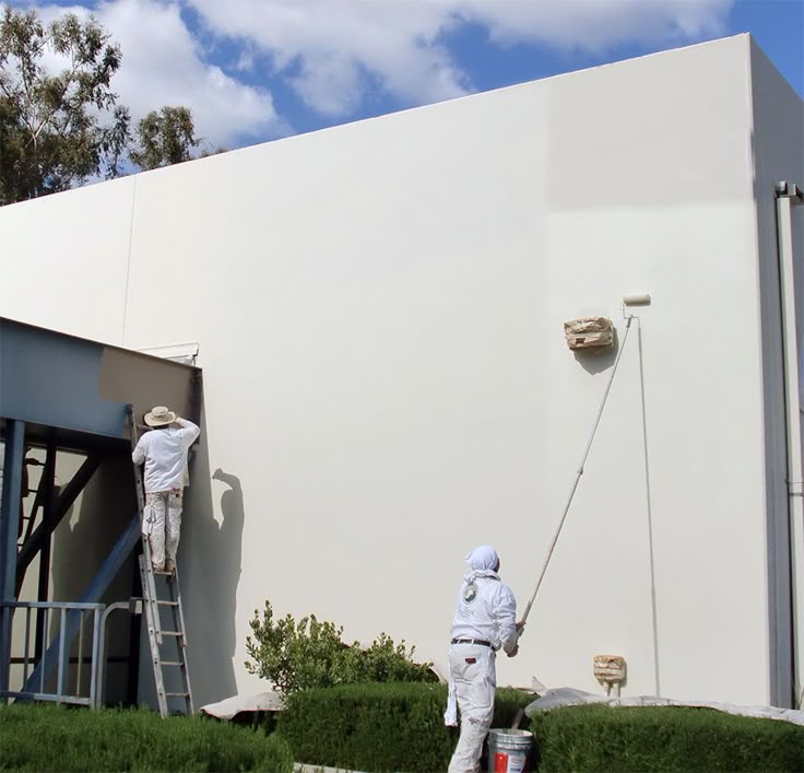 Pintura de ponto comercial executada fora do horário